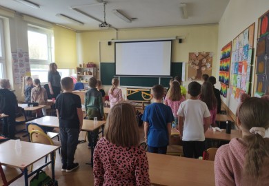 https://sp37.eduportal.bielsko.pl/aktualnosci/szkola-do-hymnu-piatek-8-listopada-2024