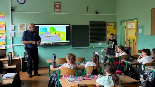 UCZYMY SIĘ BEZPIECZNEGO ZACHOWANIA