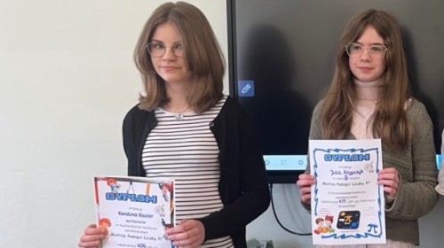 Ponowny sukces naszych uczniów w Międzyszkolnym Konkursie „Mistrz Pamięci Liczby Pi