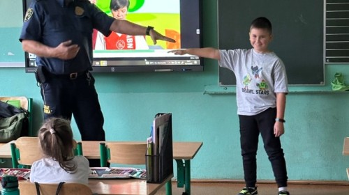 UCZYMY SIĘ BEZPIECZNEGO ZACHOWANIA