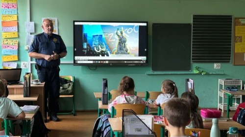 UCZYMY SIĘ BEZPIECZNEGO ZACHOWANIA