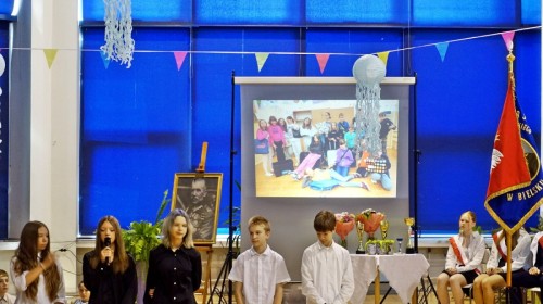 Uroczysta akademia z okazji zakończenia roku szkolnego i pożegnanie klas ósmych.