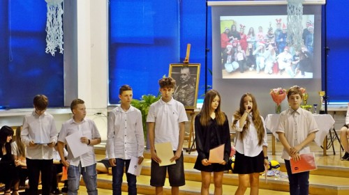 Uroczysta akademia z okazji zakończenia roku szkolnego i pożegnanie klas ósmych.