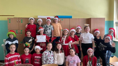 🎄 Szkoła Dobrego Słowa w świątecznym nastroju! 🎅✨