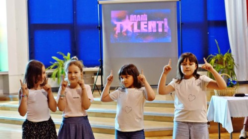 Mam talent - fotorelacja z występów klas 1-4