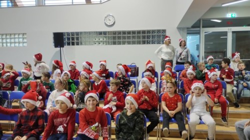 🎄 Szkoła Dobrego Słowa w świątecznym nastroju! 🎅✨