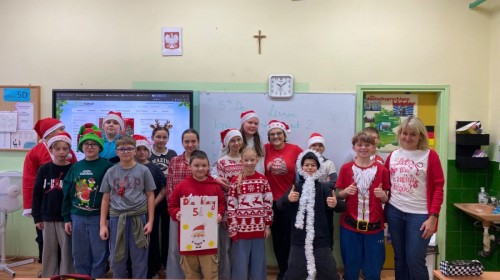 🎄 Szkoła Dobrego Słowa w świątecznym nastroju! 🎅✨