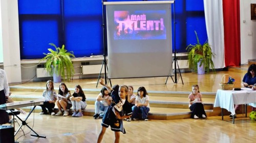 Mam talent - fotorelacja z występów klas 1-4