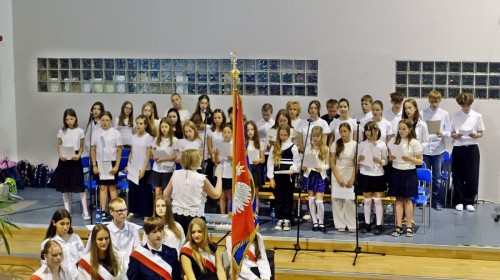Uroczysta akademia z okazji zakończenia roku szkolnego i pożegnanie klas ósmych.