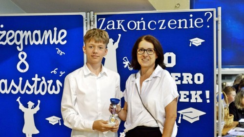 Uroczysta akademia z okazji zakończenia roku szkolnego i pożegnanie klas ósmych.
