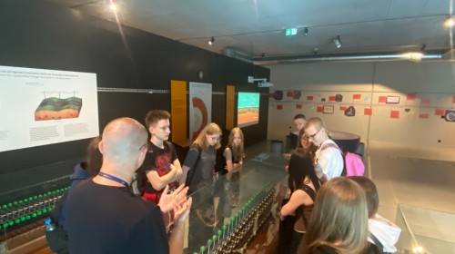 Ad astra per aspera czyli siódmoklasiści w Planetarium