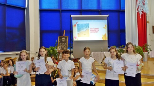 Uroczysta akademia z okazji zakończenia roku szkolnego i pożegnanie klas ósmych.