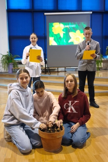 Apel Prawa i Obowiązki ucznia oraz Pola Nadziei 